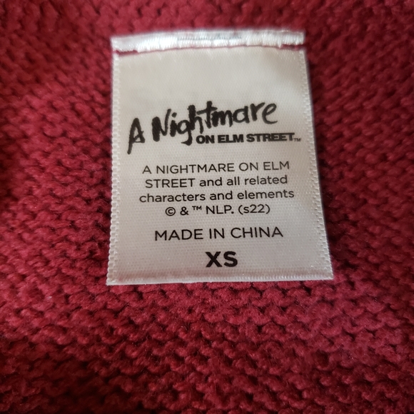 Spirit Halloween A Nightmare on Elm Street Crew Neck Sweater Size Xs - Picture 7 of 9
